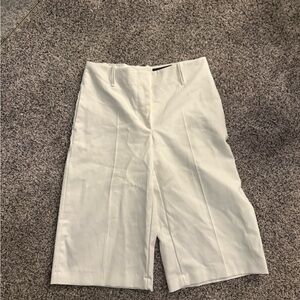 ZARA NWOT White below the knee shorts medium